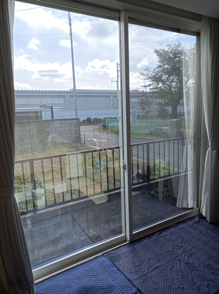 目隠しフィルムなし